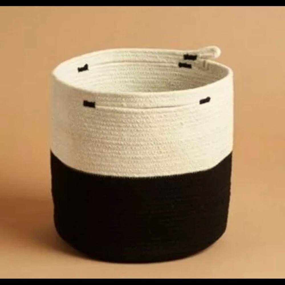 Decorative storage bin